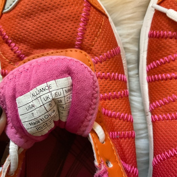 Vionic Women’s Alliance Walking Sneakers Orthaheel Size 7 - Picture 6 of 7